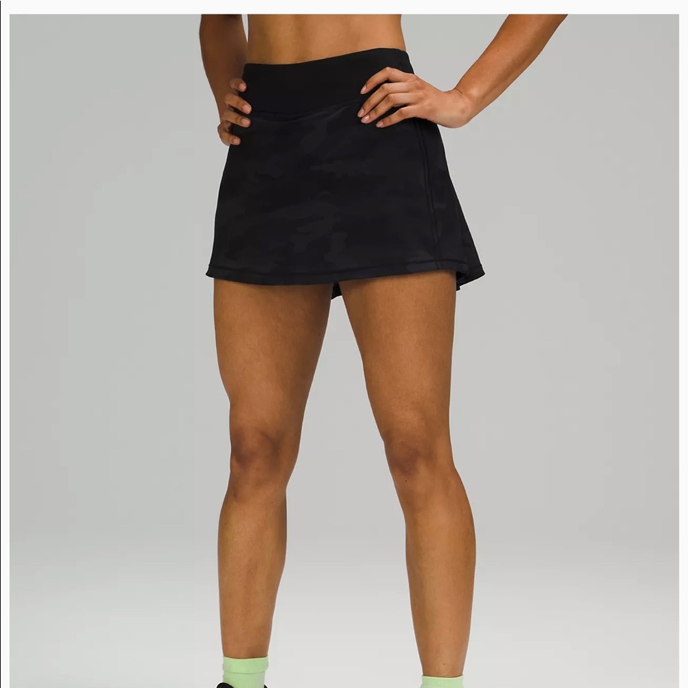 Lululemon camo skirt size 4 tall never worn